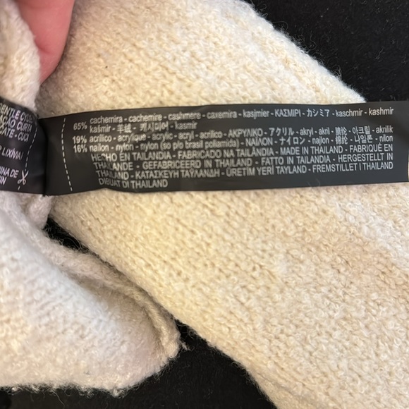 Sweater - Picture 5 of 5